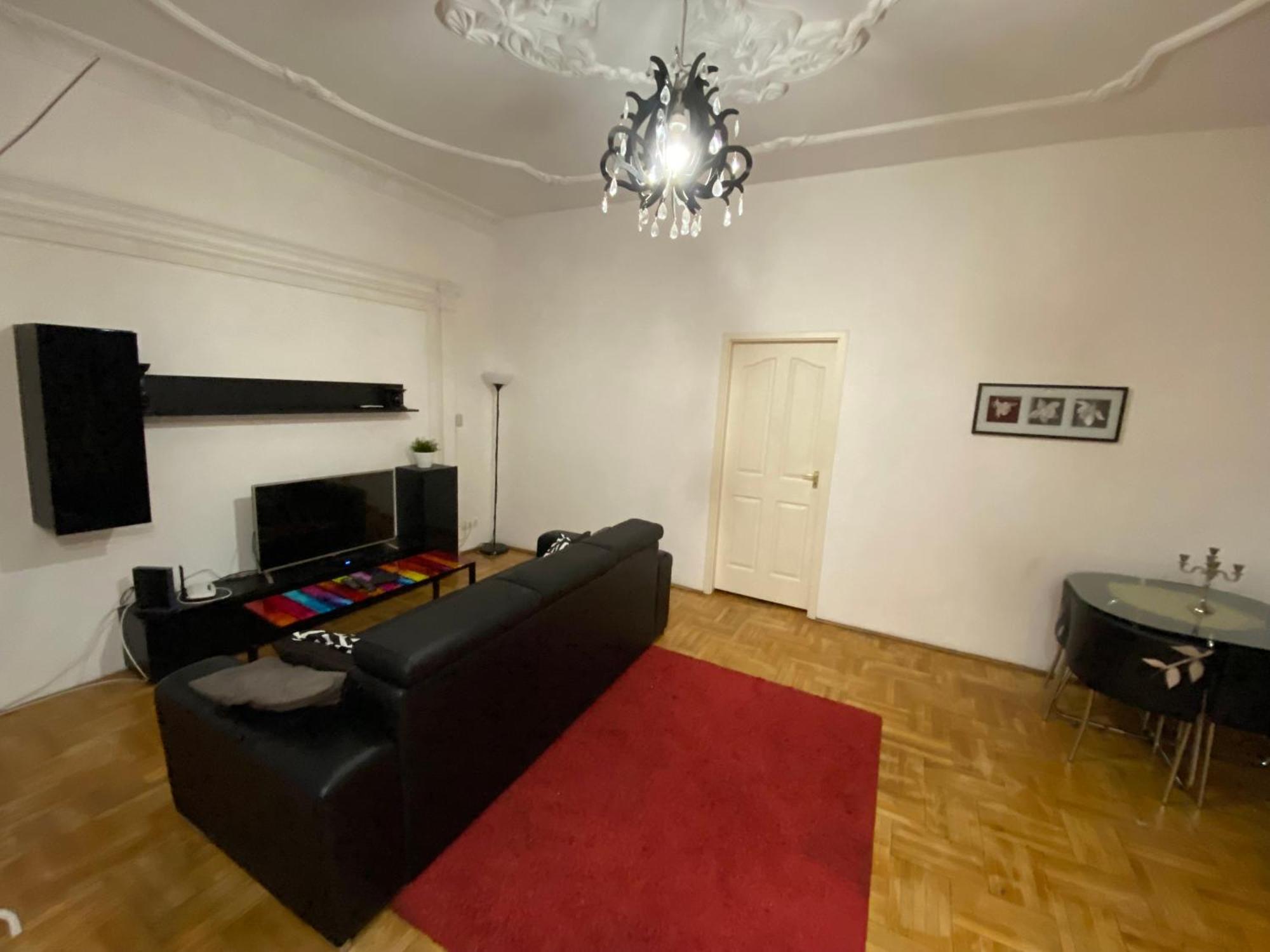 Apartment With Balcony And Ac Next To Danube Budapest Esterno foto